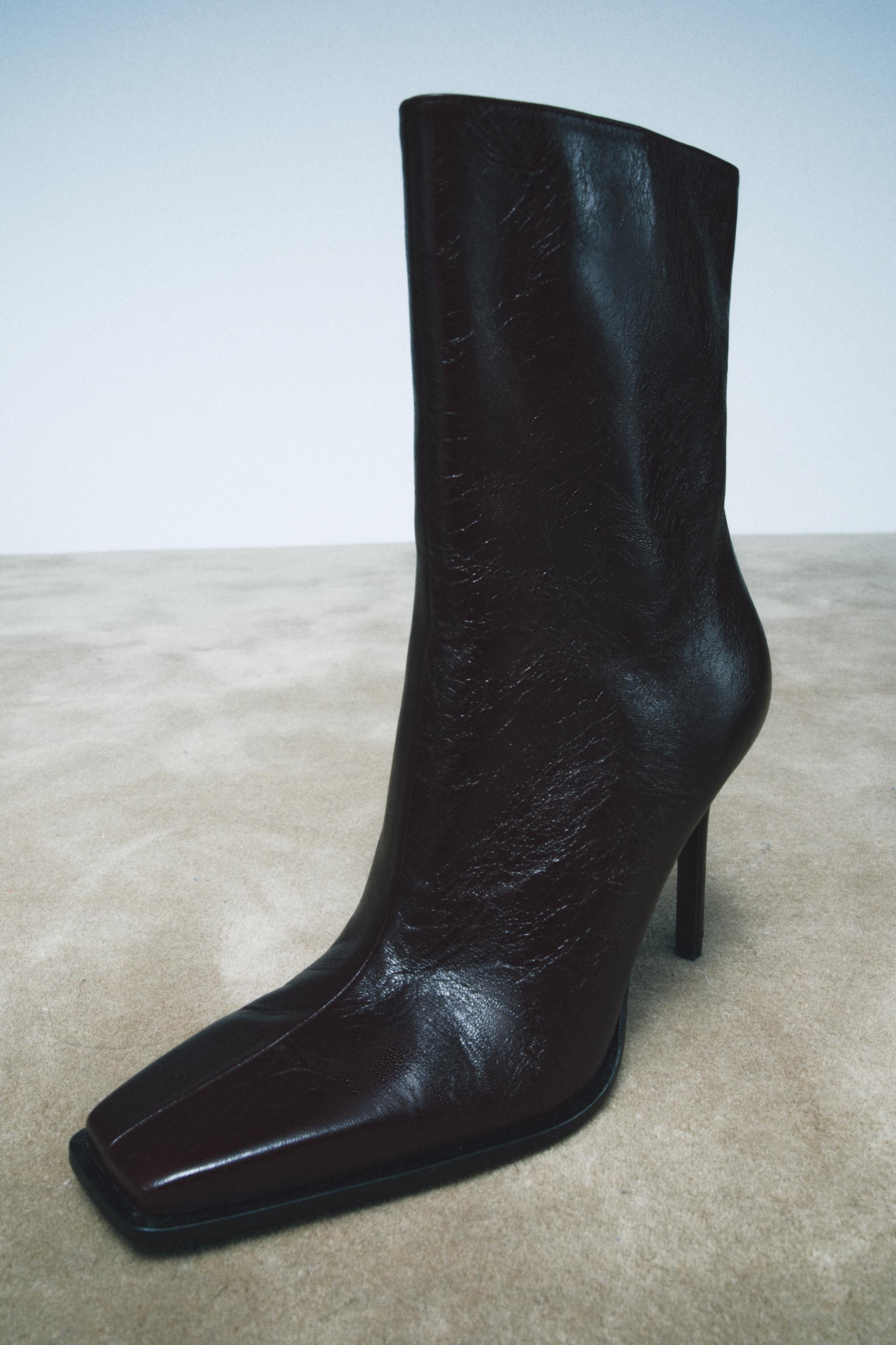 LIMITED EDITION LEATHER SQUARE TOE ANKLE BOOTS